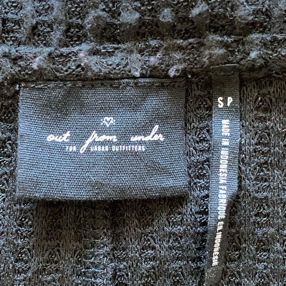 URBAN OUTFITTERS Black Button Up Shirt 🖤 - Picture 4 of 8